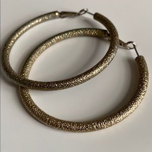 🌿 Gold Textured Hoop Earrings